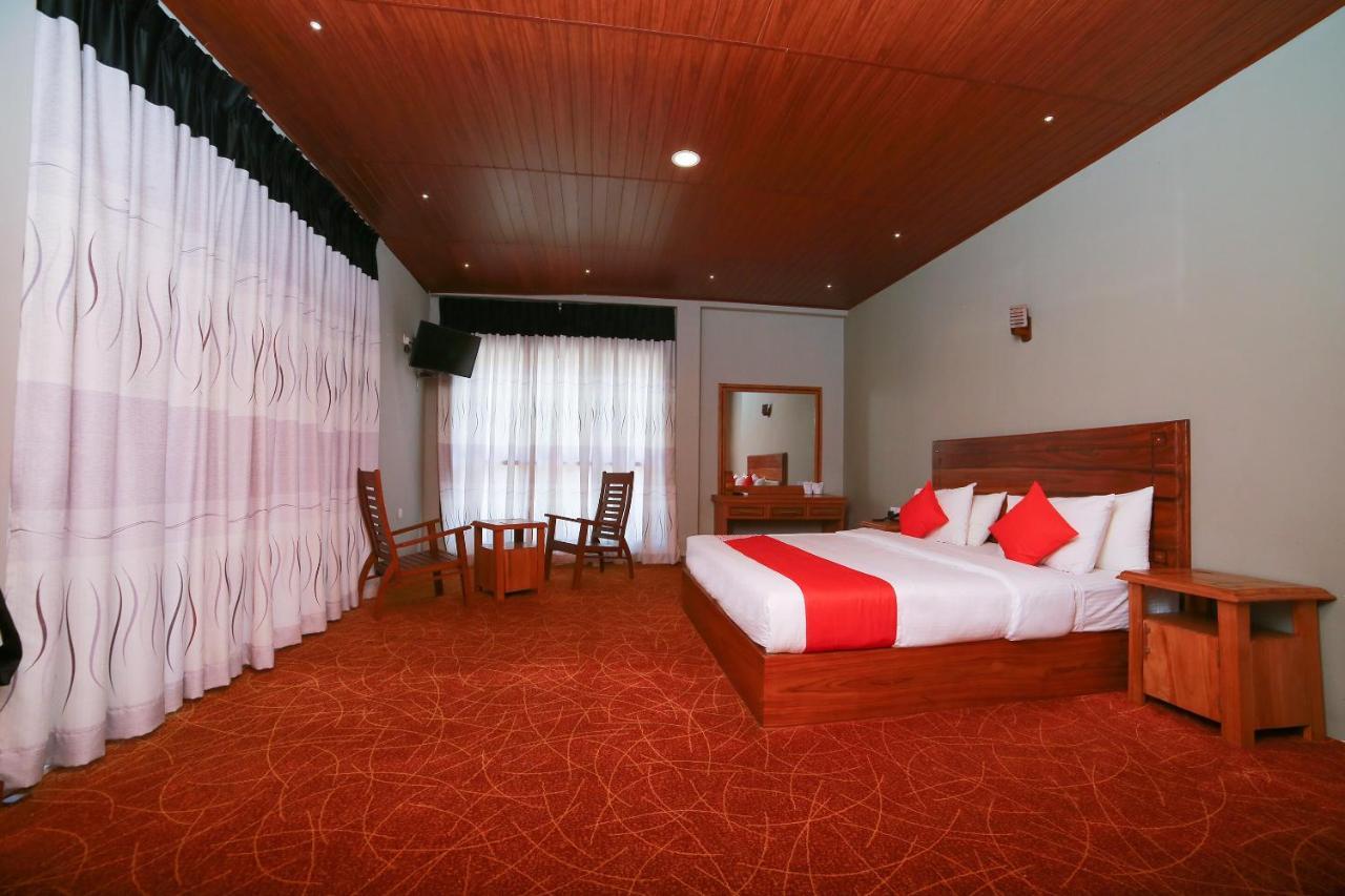 Oyo 278 Hotel Rivelka Kundasale Rum bild