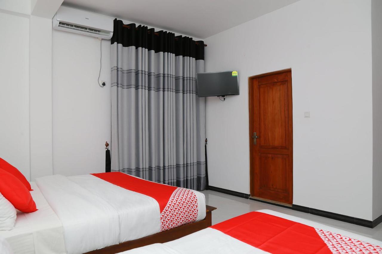 Oyo 278 Hotel Rivelka Kundasale Exteriör bild